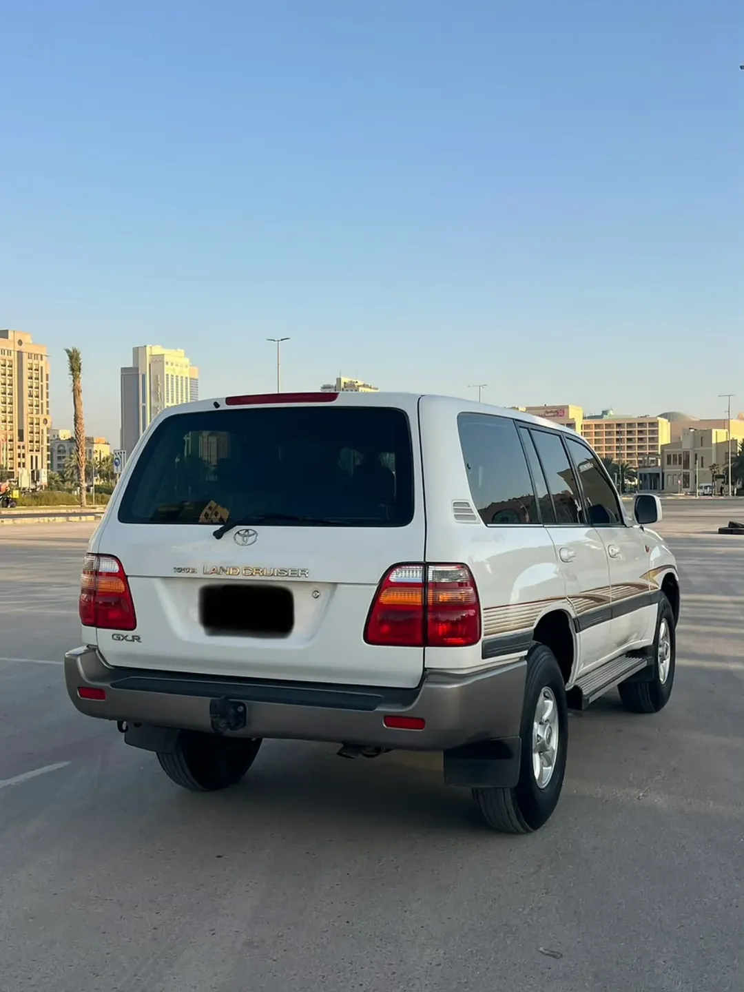 Car Image 2001 TOYOTA LAND CRUISER GX.R