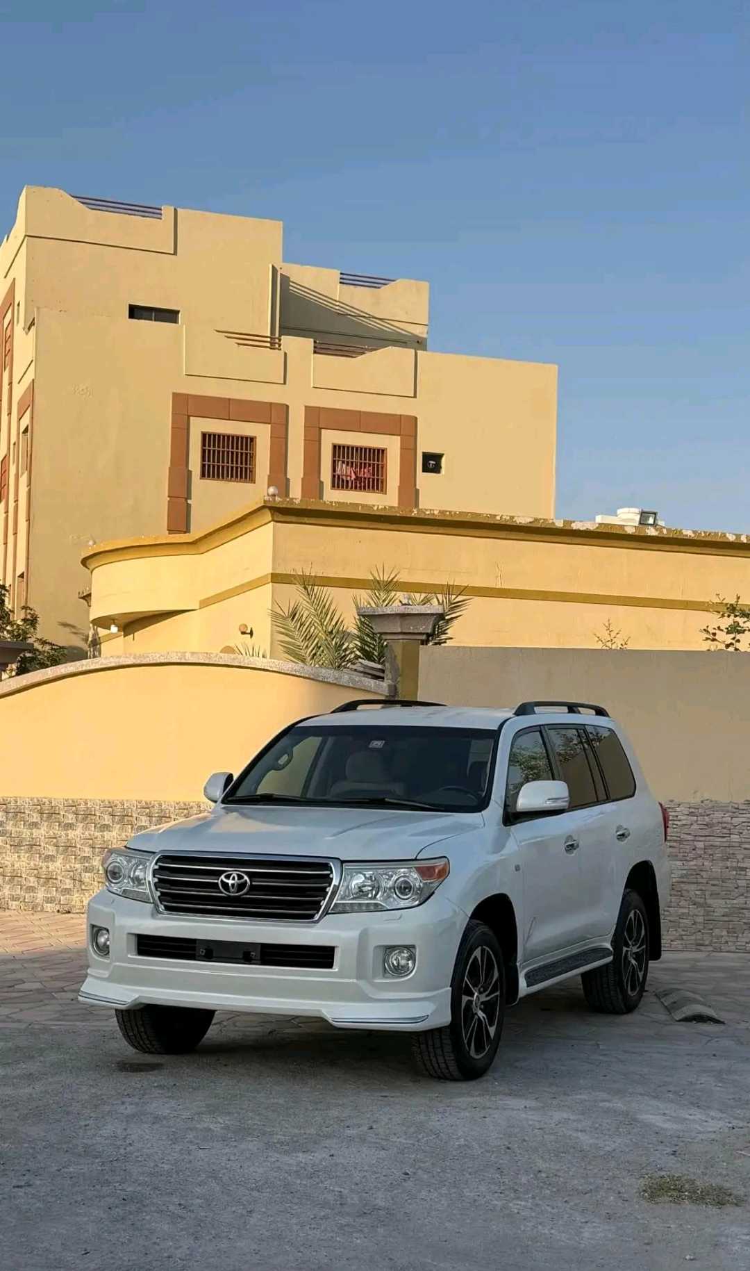 Car Image 2010 TOYOTA LAND CRUISER GX.R