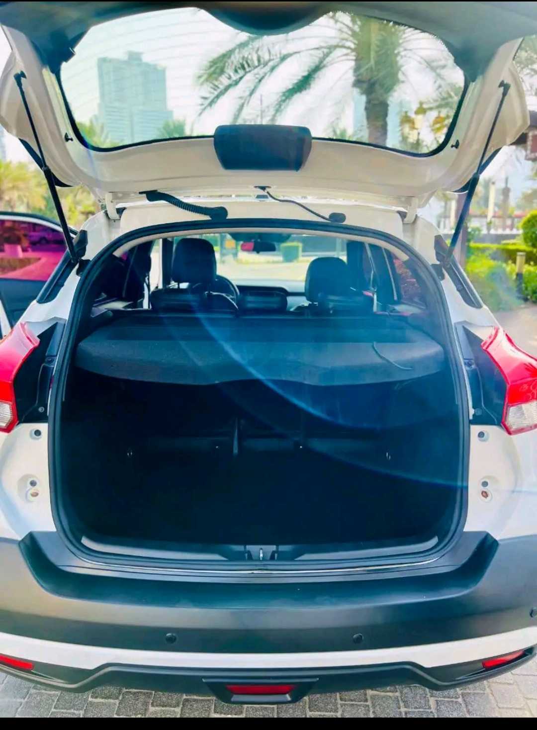 Car Image 2017 NISSAN KICKS 
