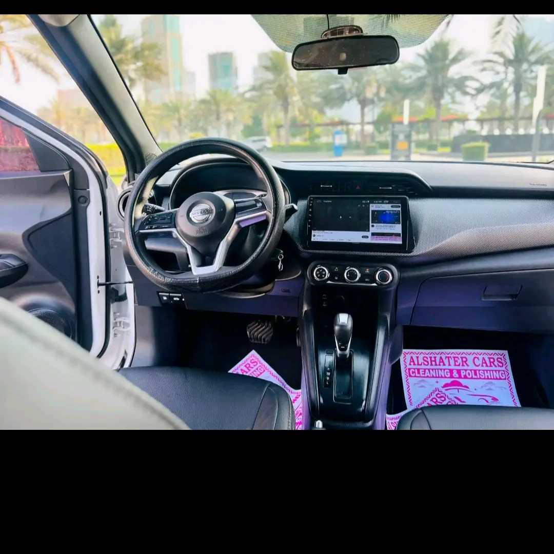 Car Image 2017 NISSAN KICKS 