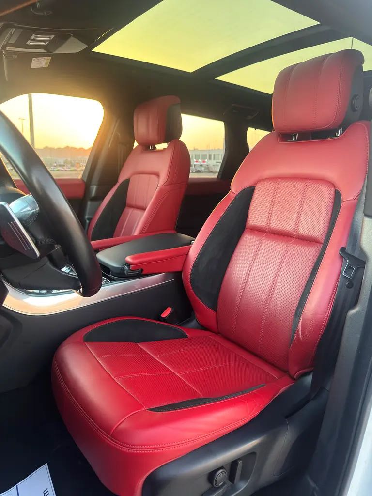 Car Image 2018 LAND ROVER SPORT 