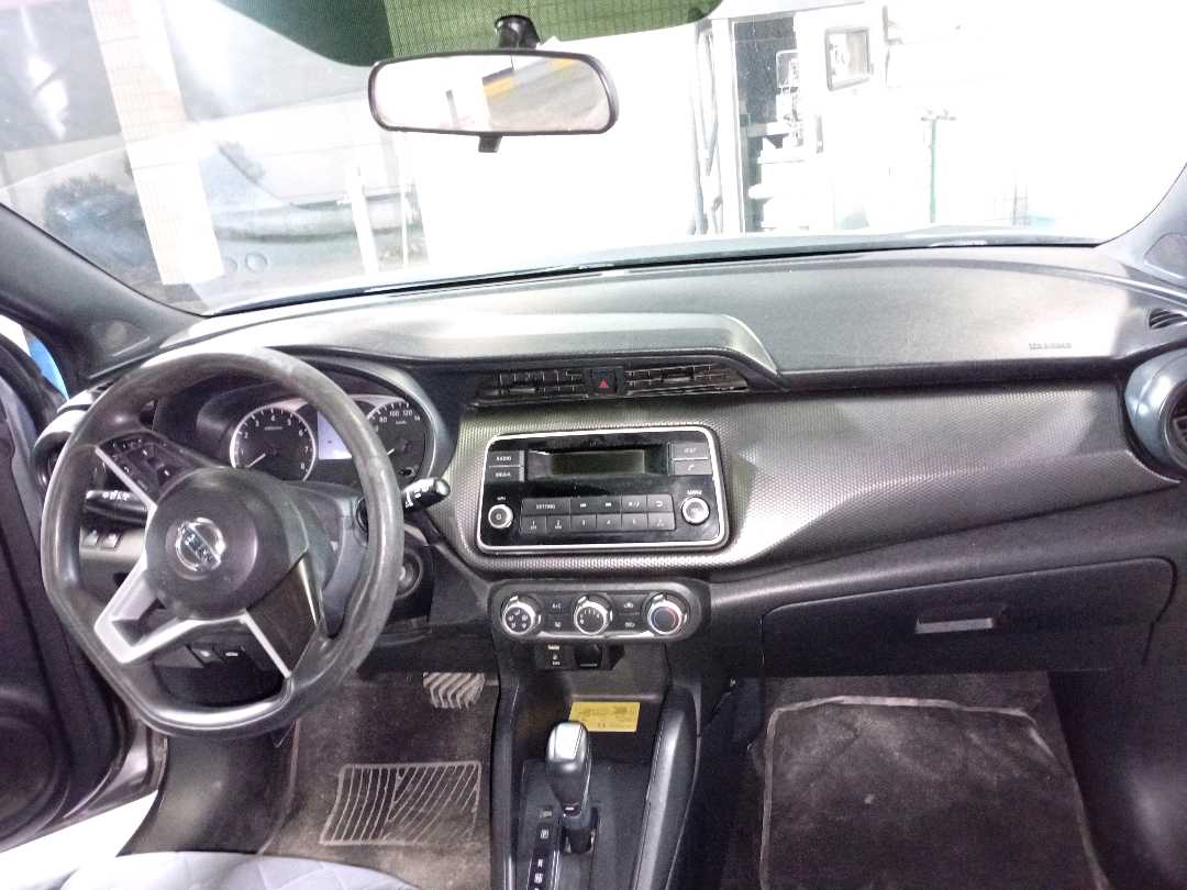 Car Image 2018 NISSAN KICKS 