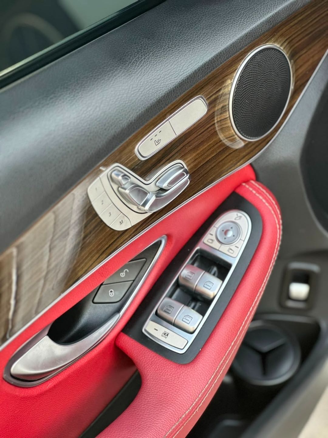 Car Image 2018 MERCEDES C Class 300