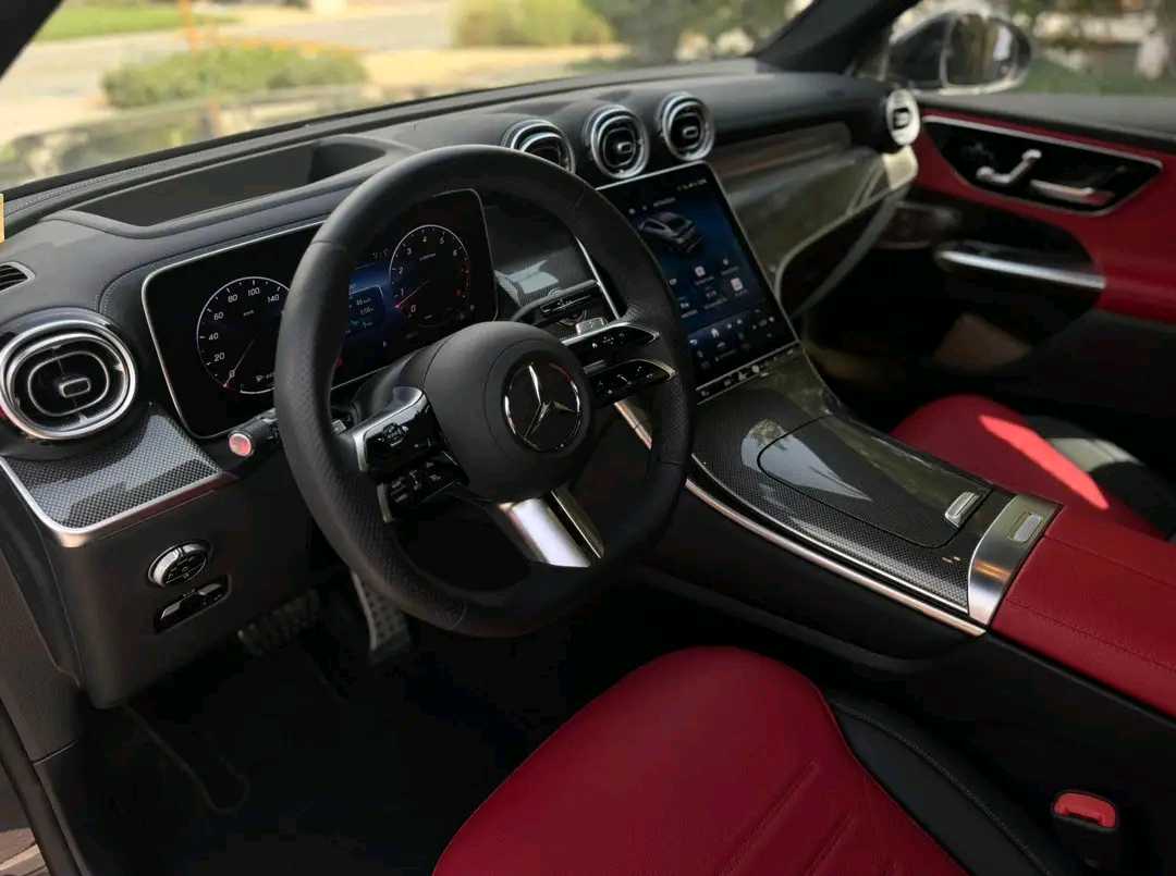 Car Image 2024 MERCEDES GLC CLASS 