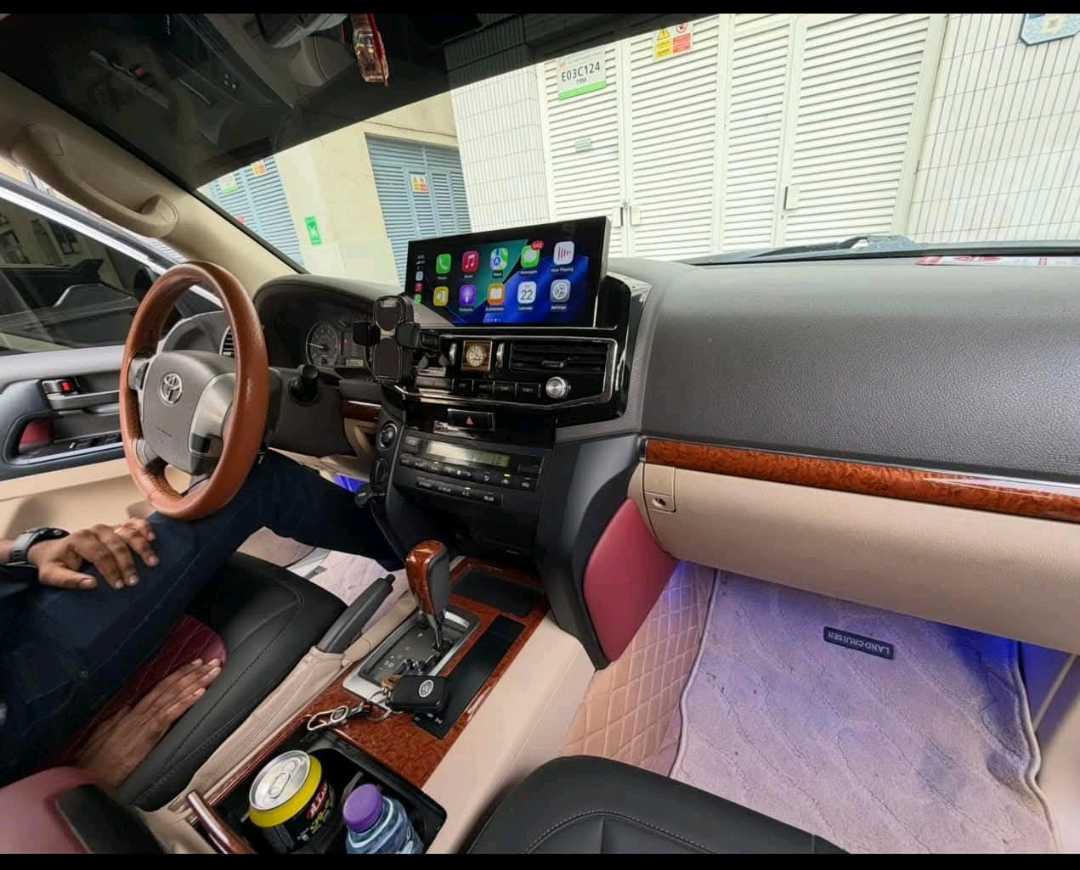 Car Image 2015 TOYOTA LAND CRUISER VX.R