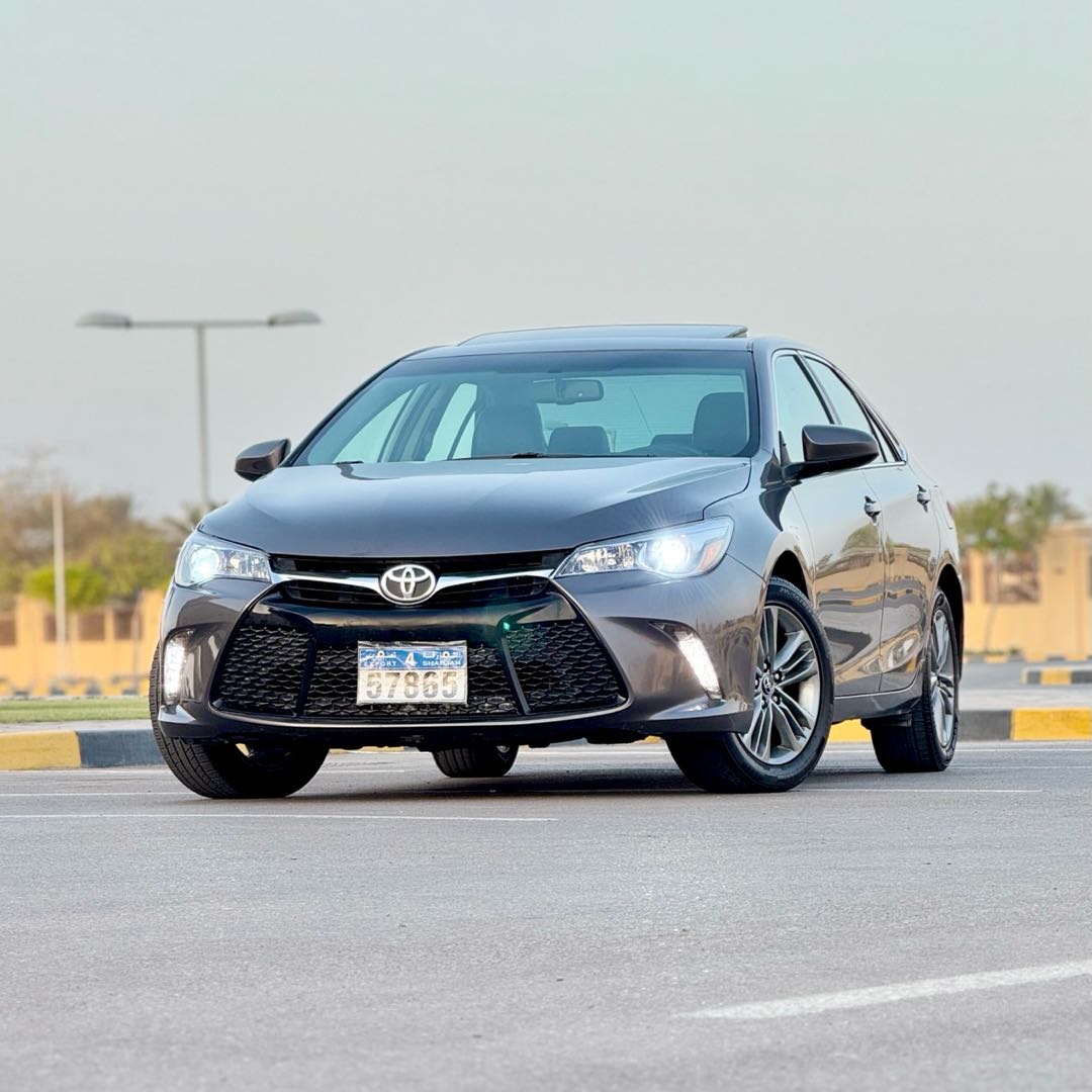 Car Image 2017 TOYOTA CAMRY SE