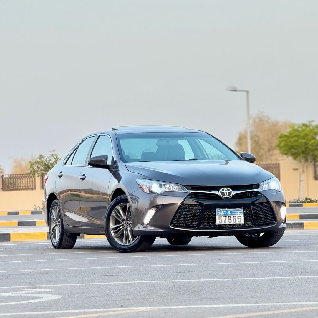 Car Image 2017 TOYOTA CAMRY SE