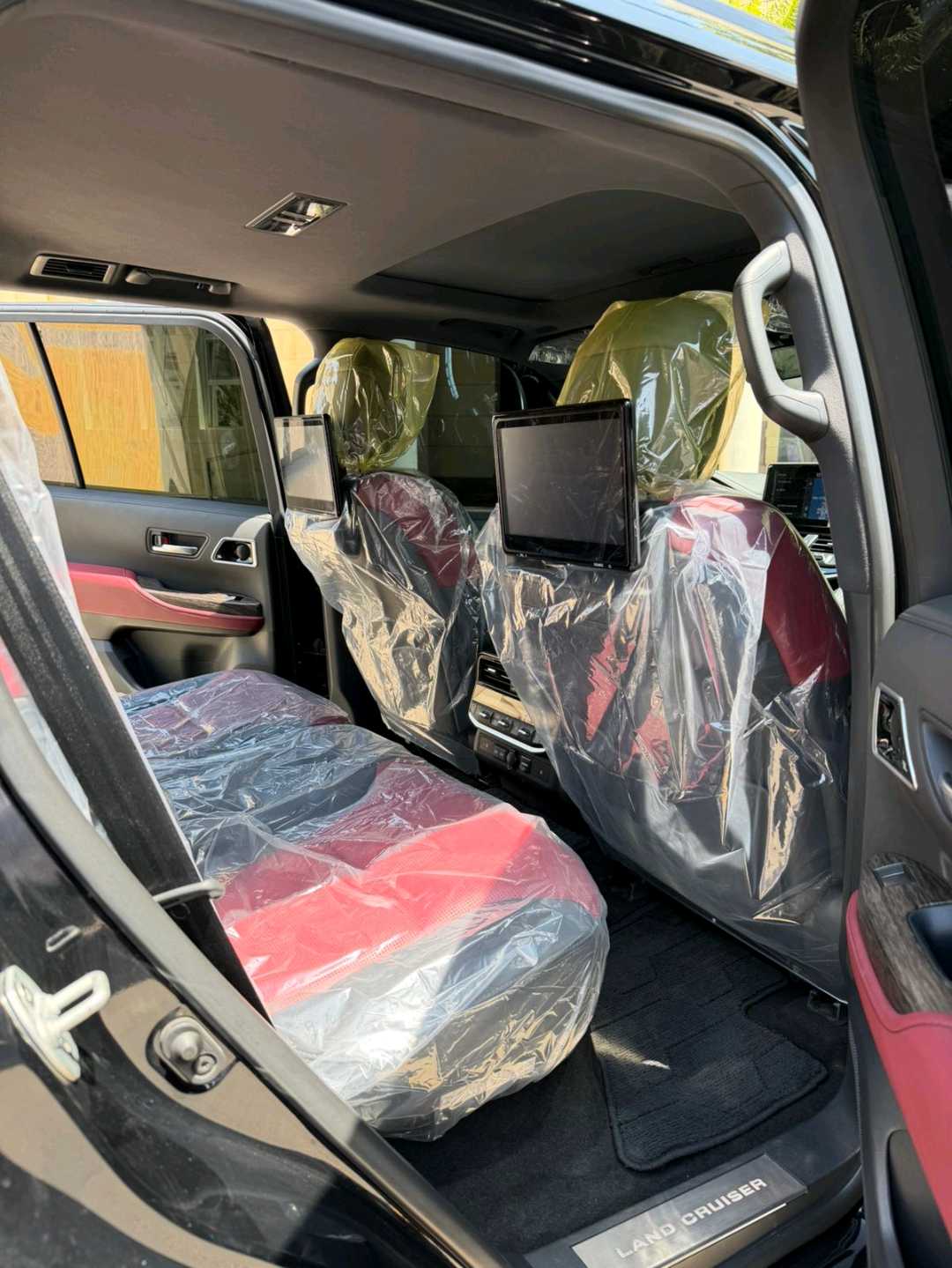 Car Image 2023 TOYOTA LAND CRUISER VX.R