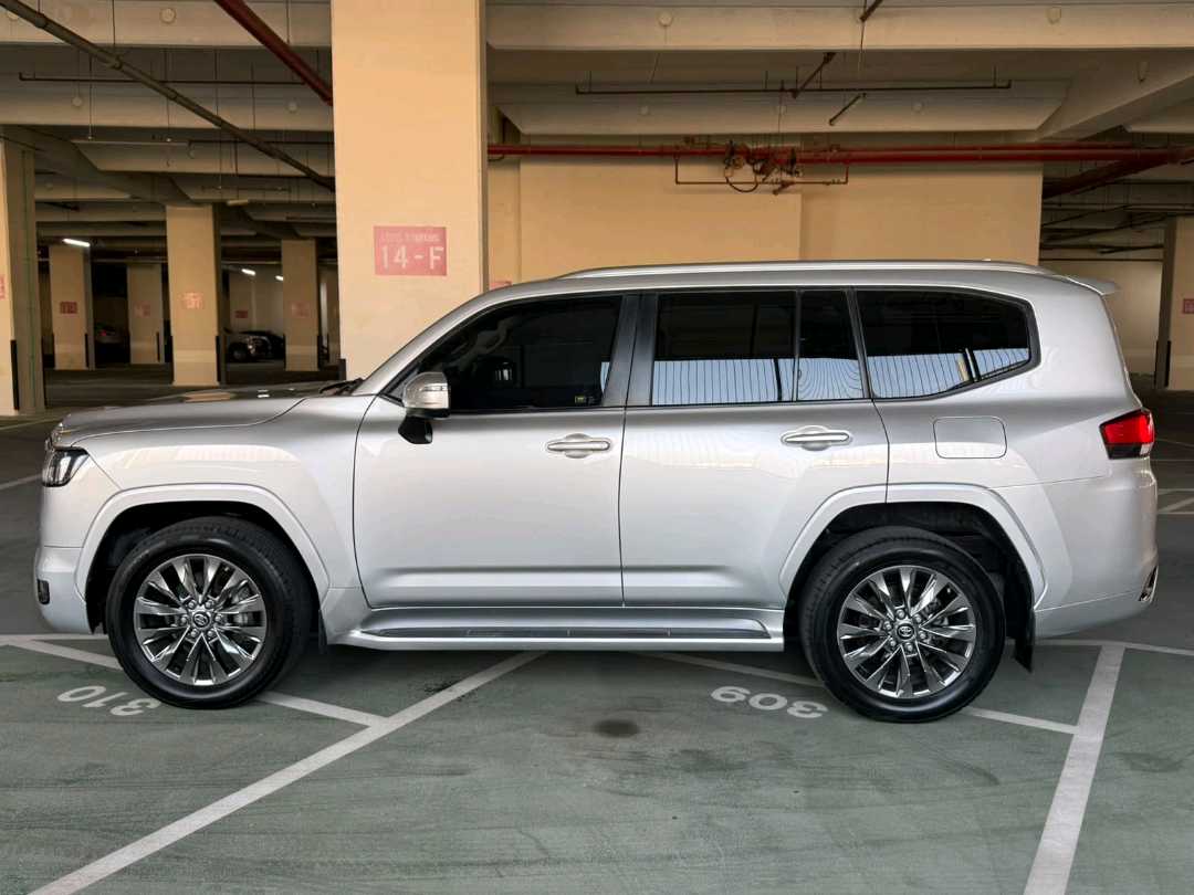 Car Image 2022 TOYOTA LAND CRUISER GX.R