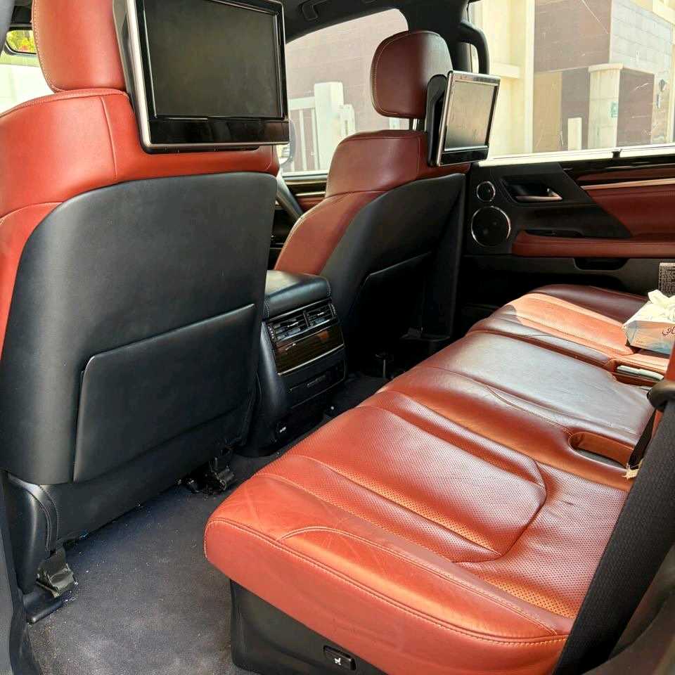 Car Image 2016 LEXUS LX 570