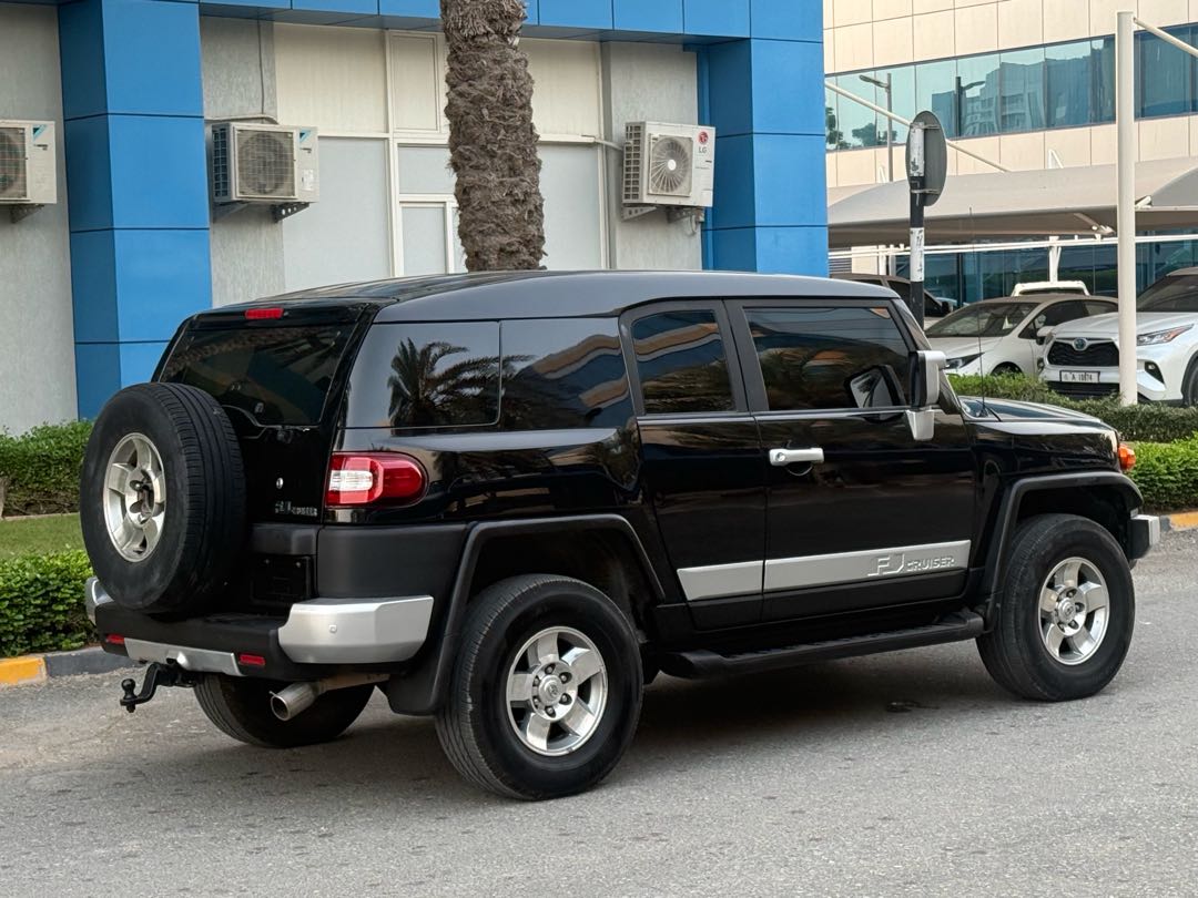 Car Image 2008 TOYOTA FJ CRUISER 