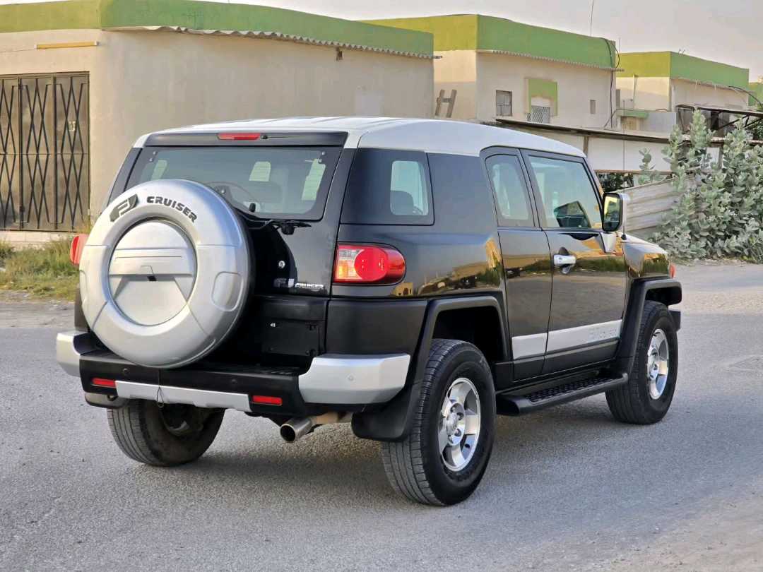 Car Image 2008 TOYOTA FJ CRUISER 