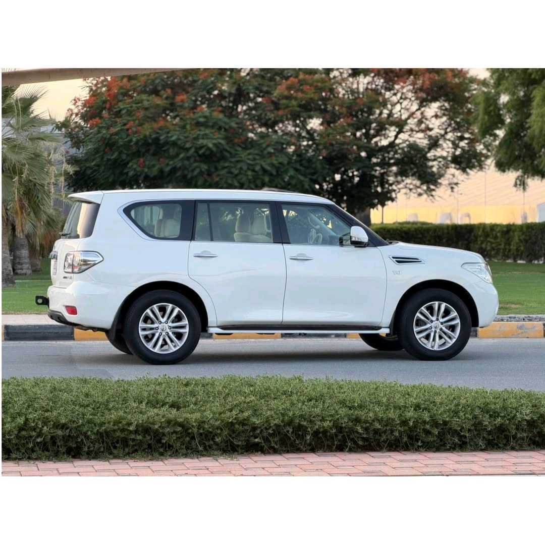 Car Image 2013 NISSAN PATROL LE