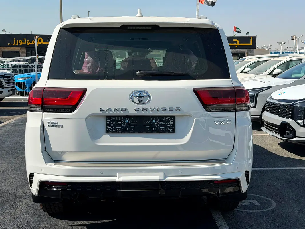 Car Image 2026 TOYOTA LAND CRUISER VX.R