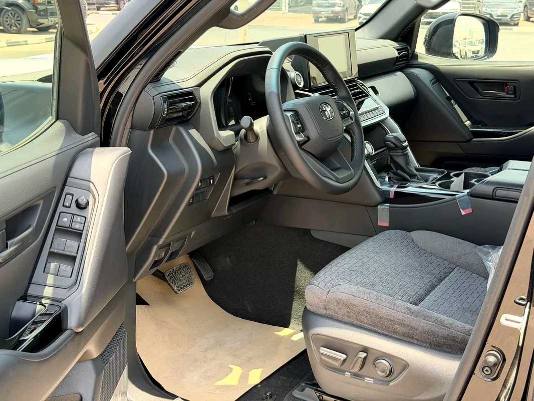 Car Image 2026 TOYOTA LAND CRUISER GX.R