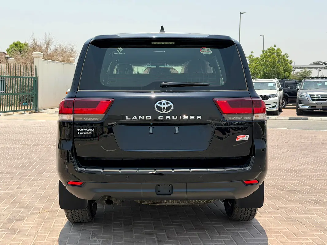 Car Image 2026 TOYOTA LAND CRUISER GX.R