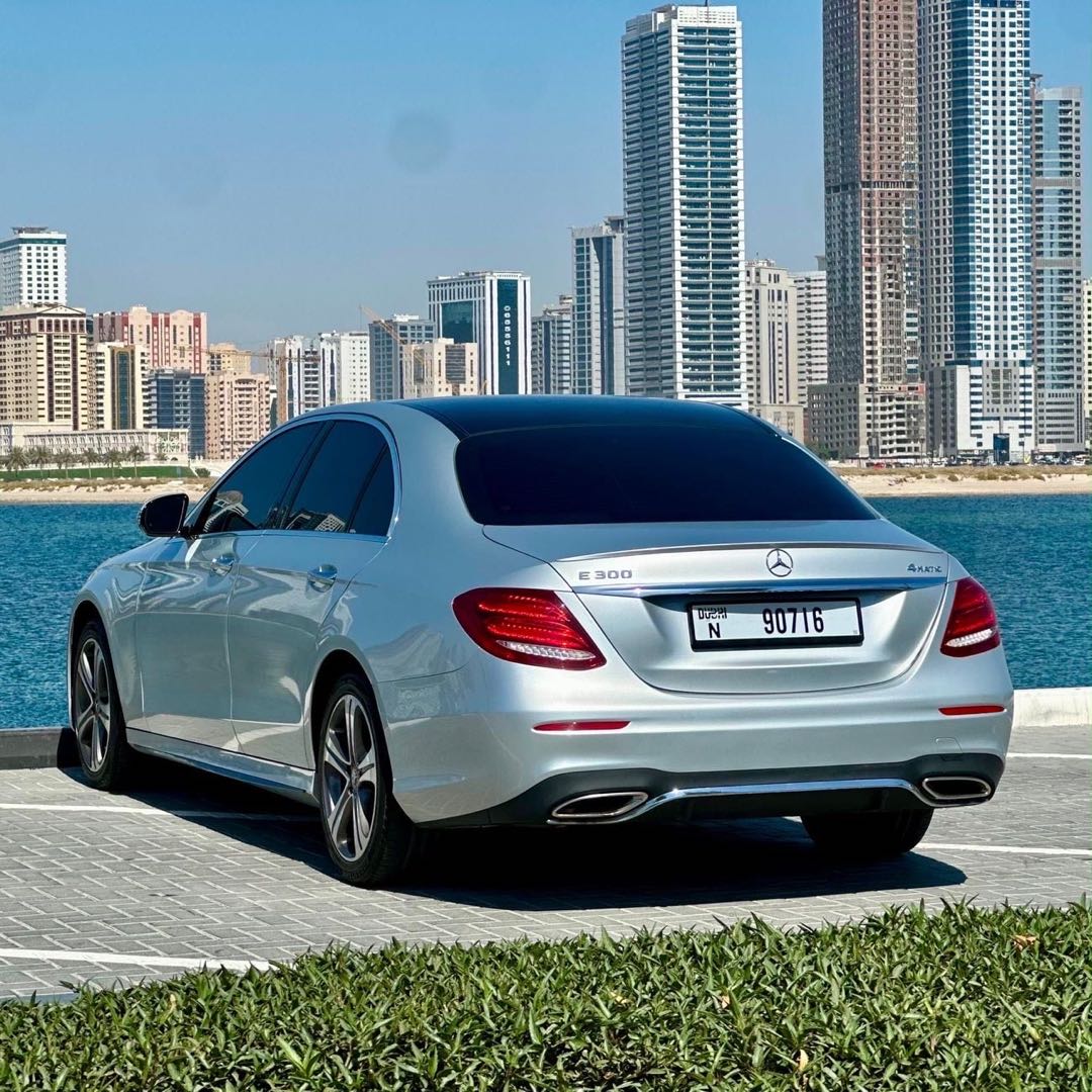 Car Image 2019 MERCEDES E Class 300