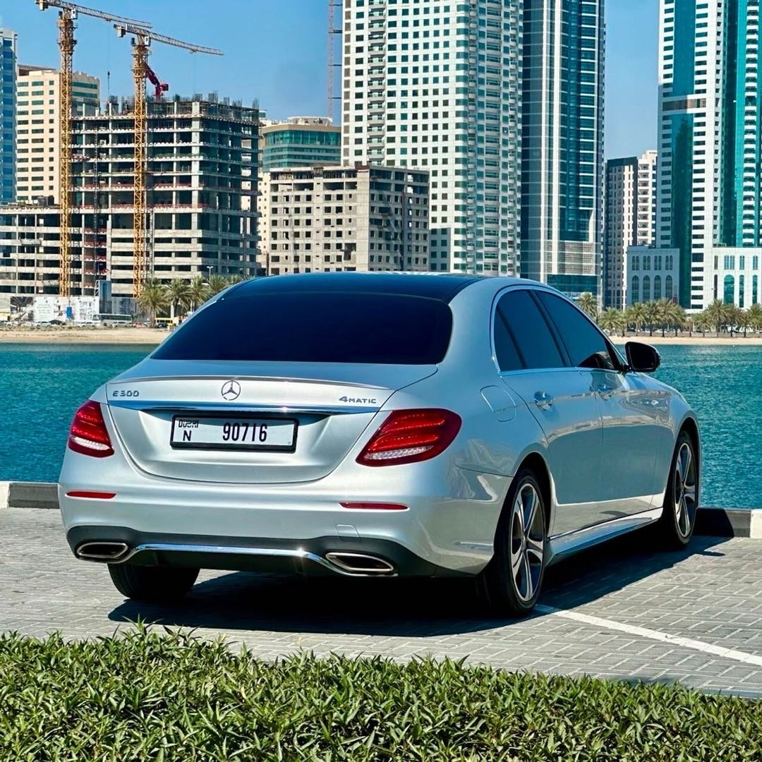 Car Image 2019 MERCEDES E Class 300