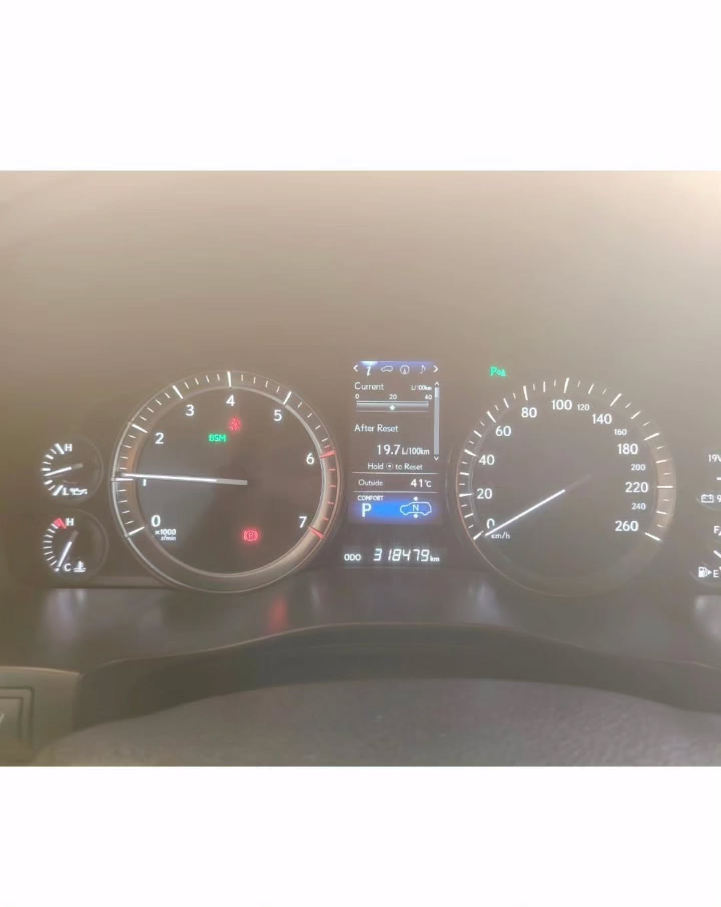 Car Image 2016 LEXUS LX 570