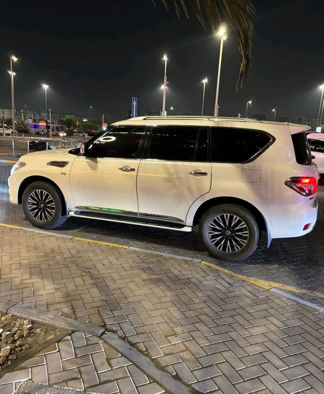 Car Image 2017 NISSAN PATROL Titanium