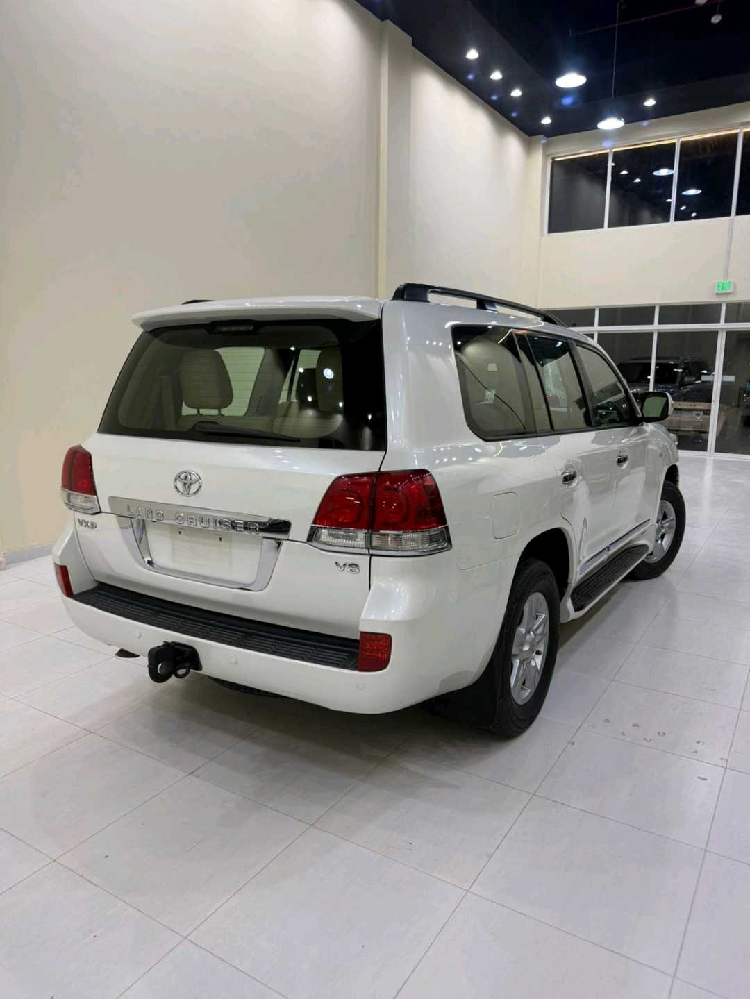 Car Image 2010 TOYOTA LAND CRUISER GX.R