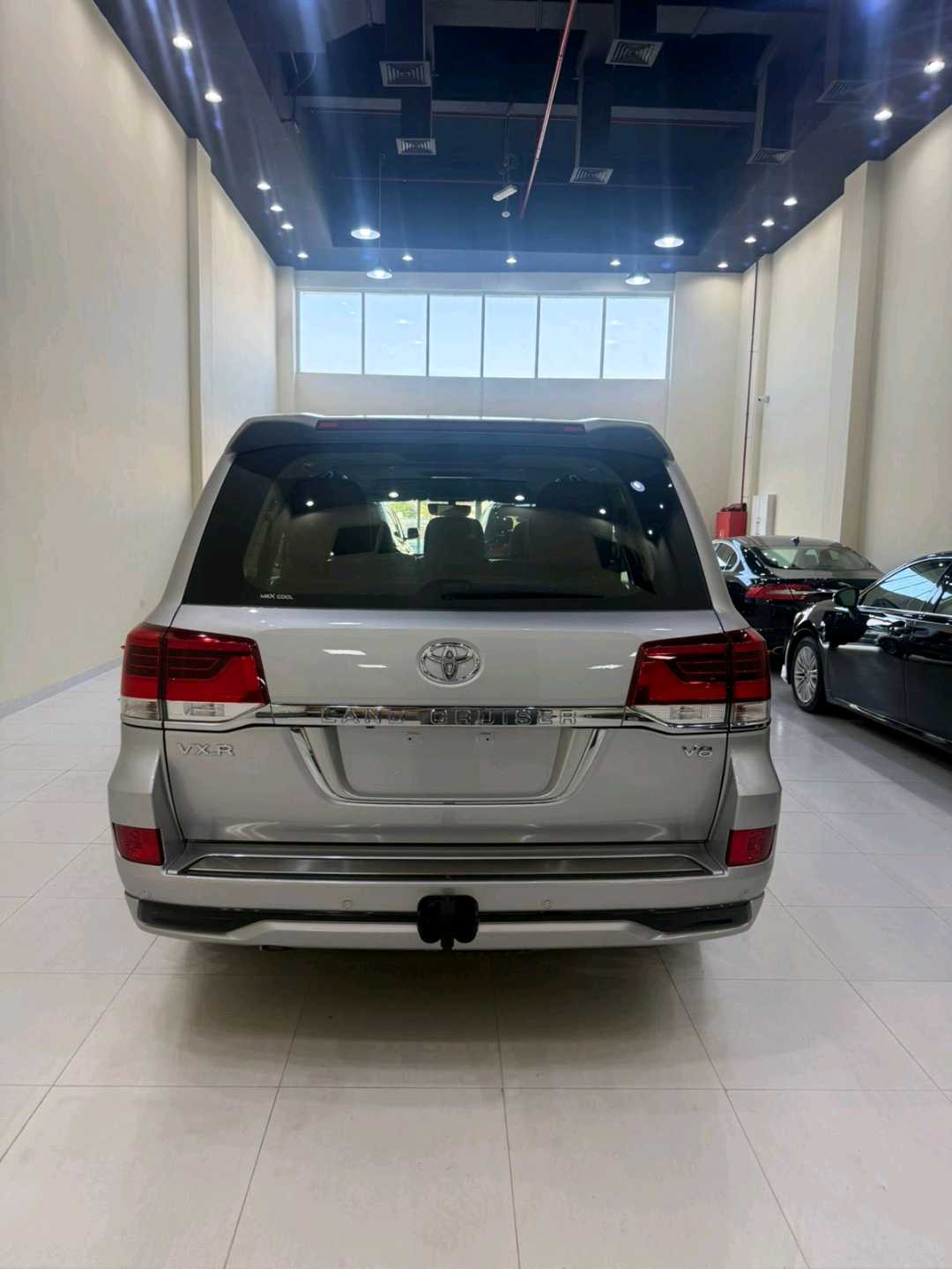 Car Image 2018 TOYOTA LAND CRUISER VX.R