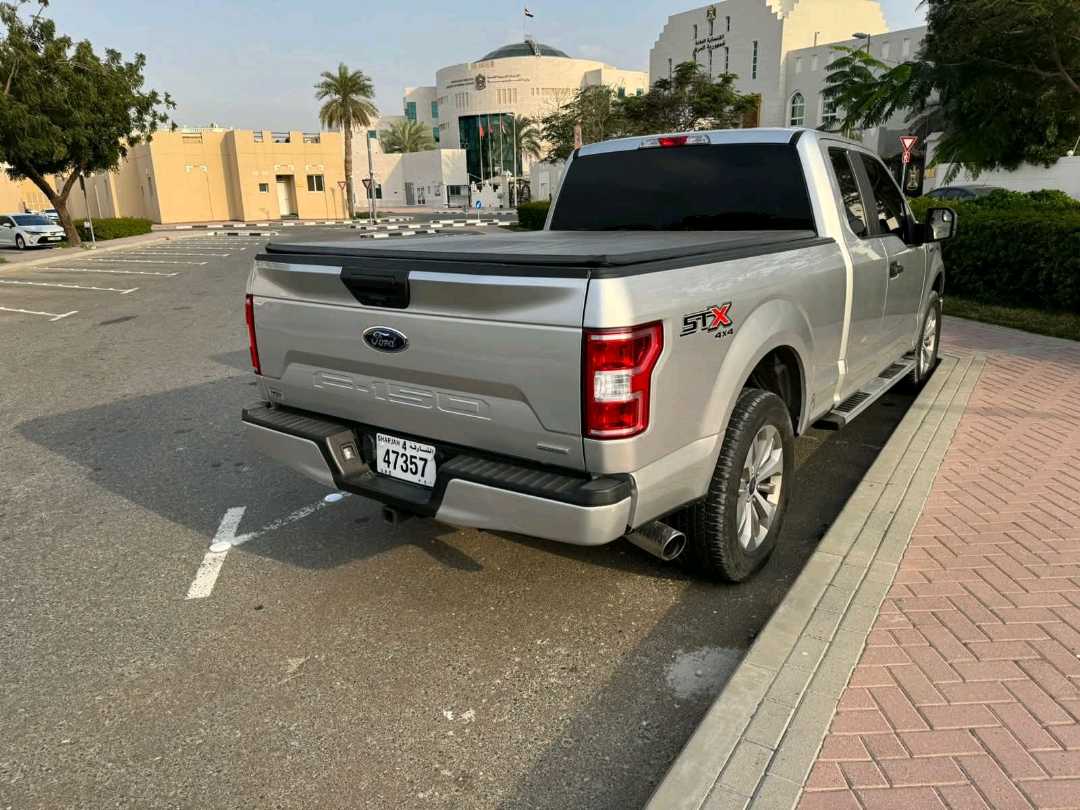 Car Image 2019 FORD F-150 STX