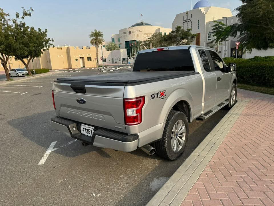 Car Image 2019 FORD F-150 STX