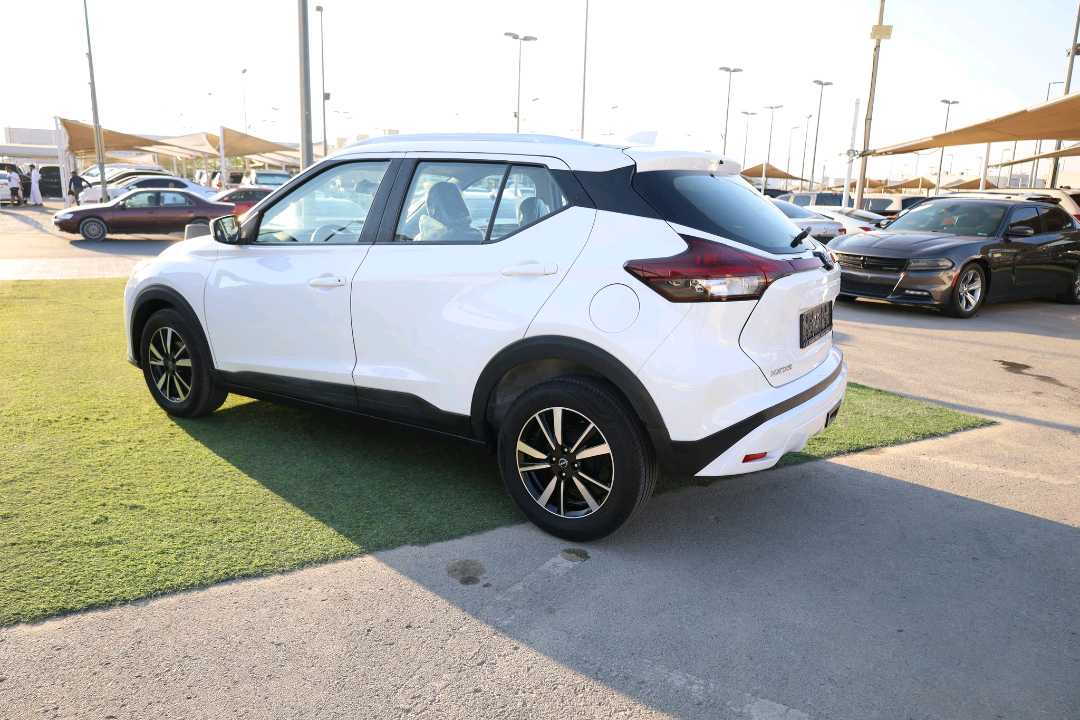Car Image 2024 NISSAN KICKS 