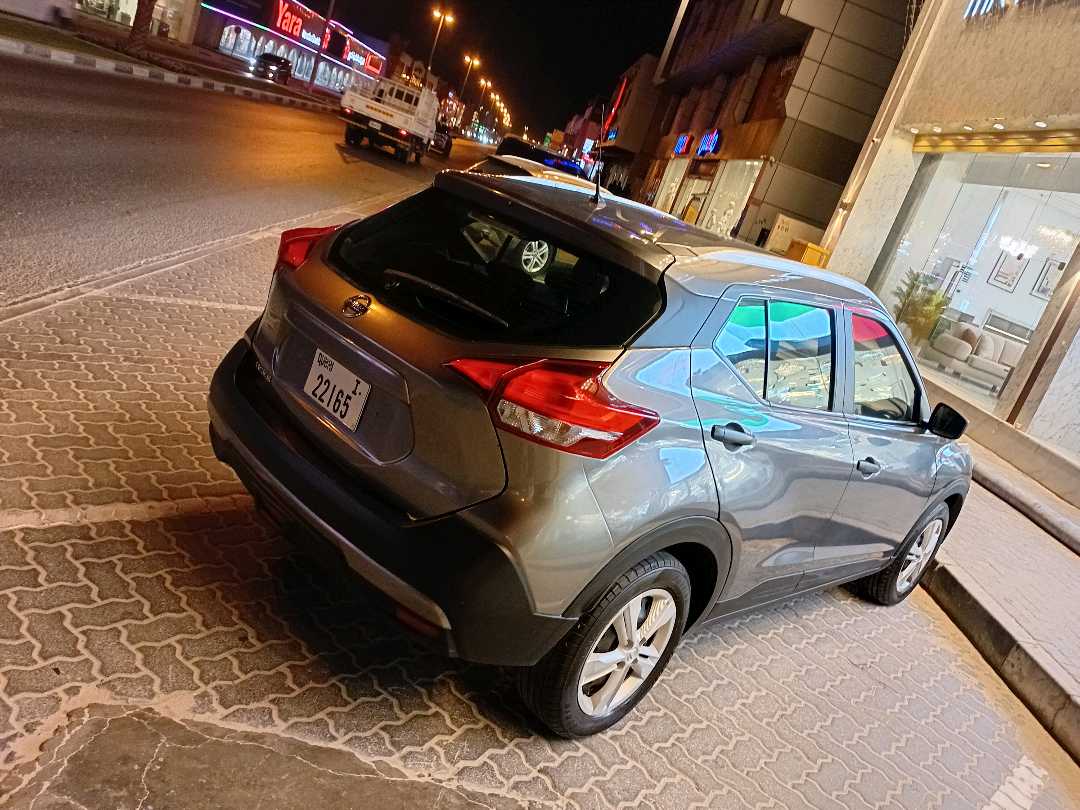 Car Image 2018 NISSAN KICKS 