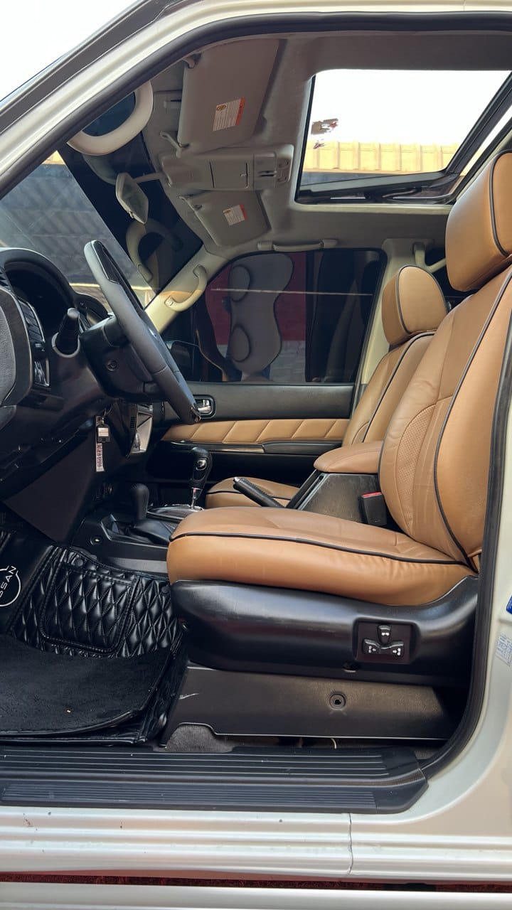 Car Image 2019 NISSAN SAFARI 