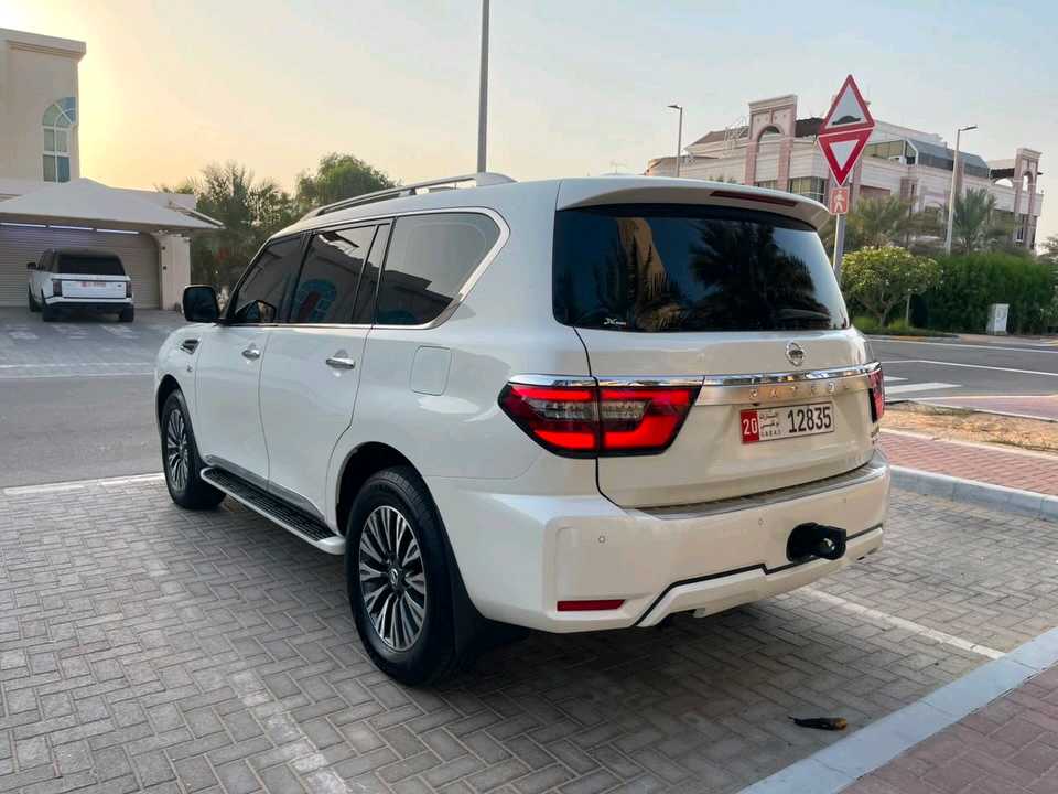 Car Image 2015 NISSAN PATROL 