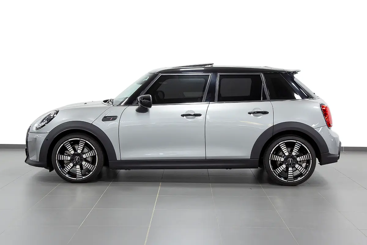 Car Image 2024 MINI COOPER 