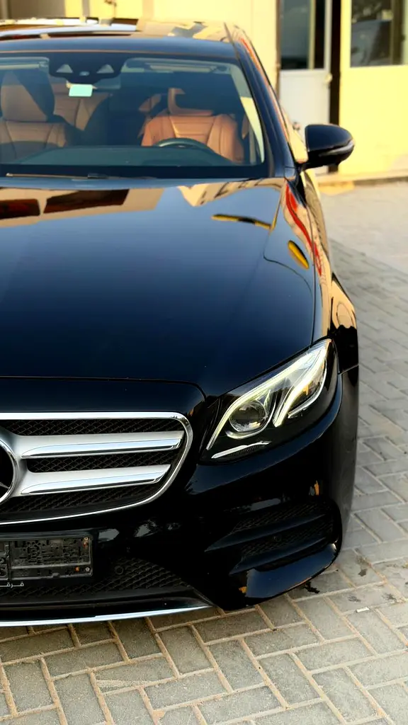 Car Image 2019 MERCEDES E Class 300