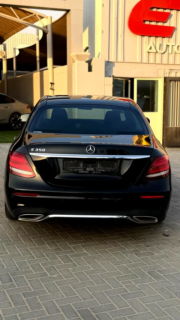 Car Image 2019 MERCEDES E Class 300