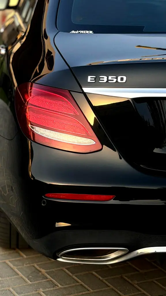 Car Image 2019 MERCEDES E Class 300