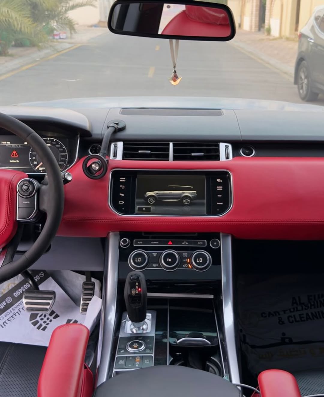 Car Image 2014 LAND ROVER VELAR 