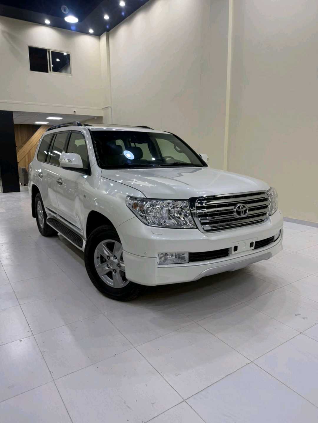 Car Image 2010 TOYOTA LAND CRUISER VX.R