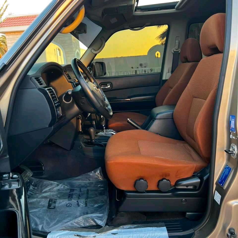 Car Image 2019 NISSAN SAFARI 