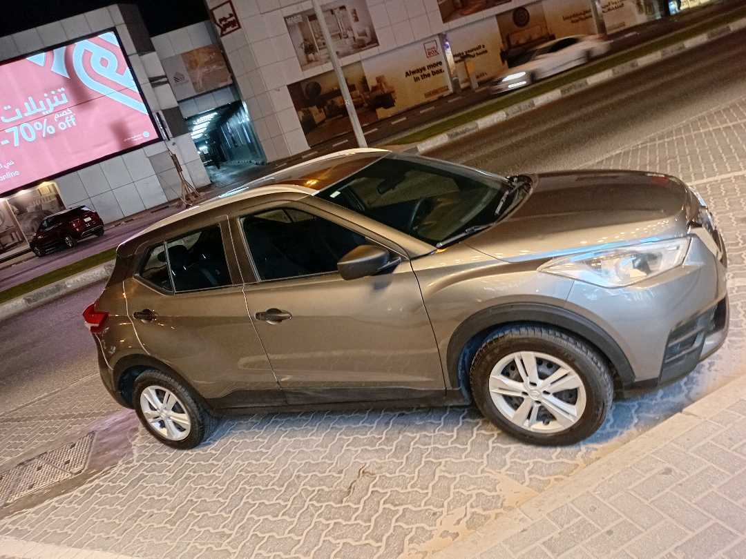 Car Image 2018 NISSAN KICKS 