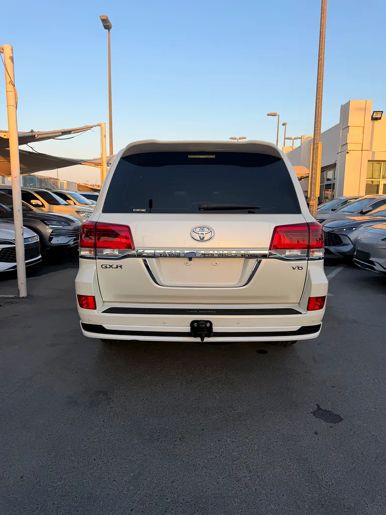 Car Image 2019 TOYOTA LAND CRUISER GX.R