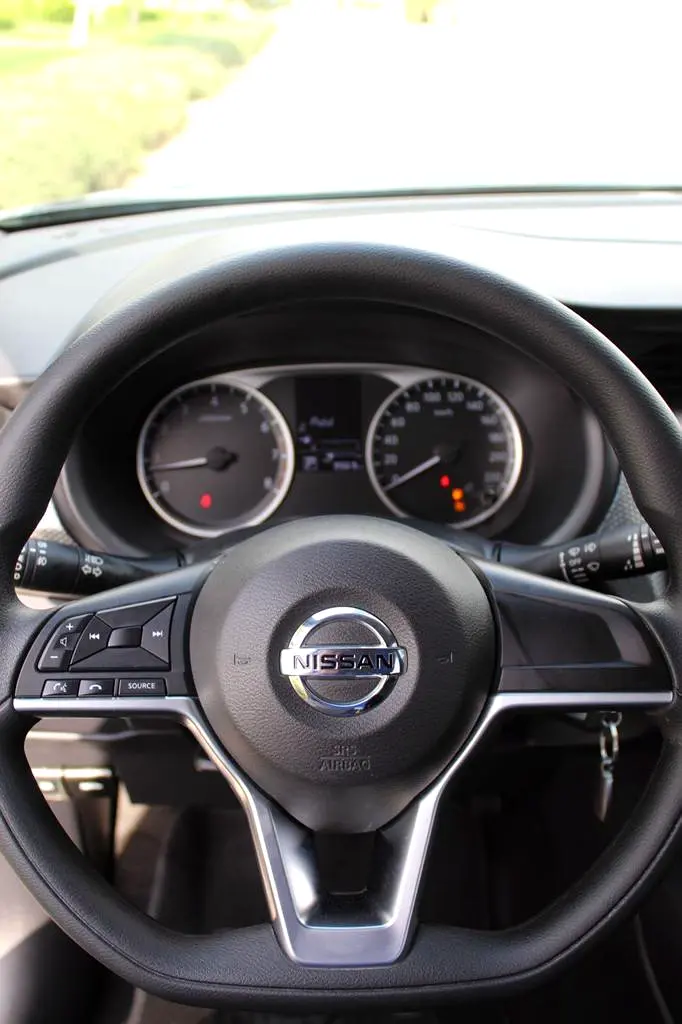 Car Image 2019 NISSAN KICKS 