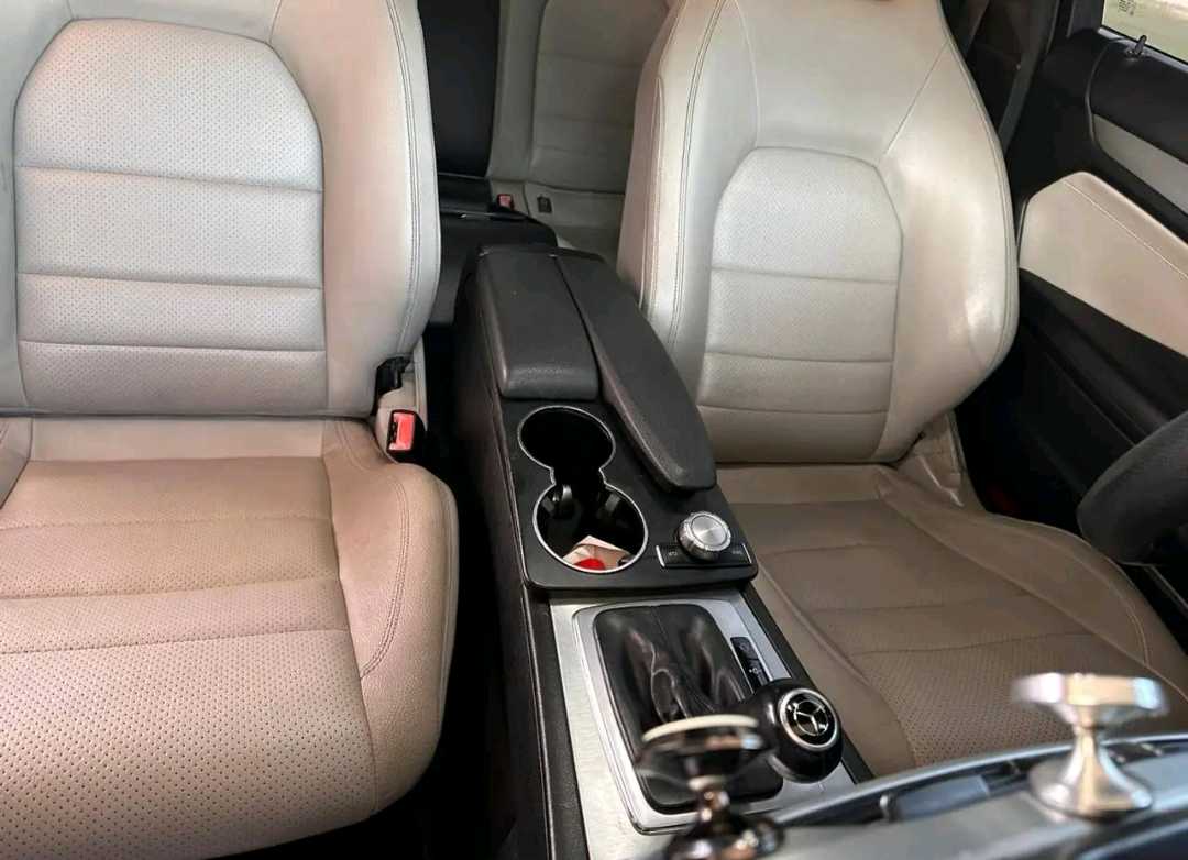 Car Image 2014 MERCEDES C Class 250