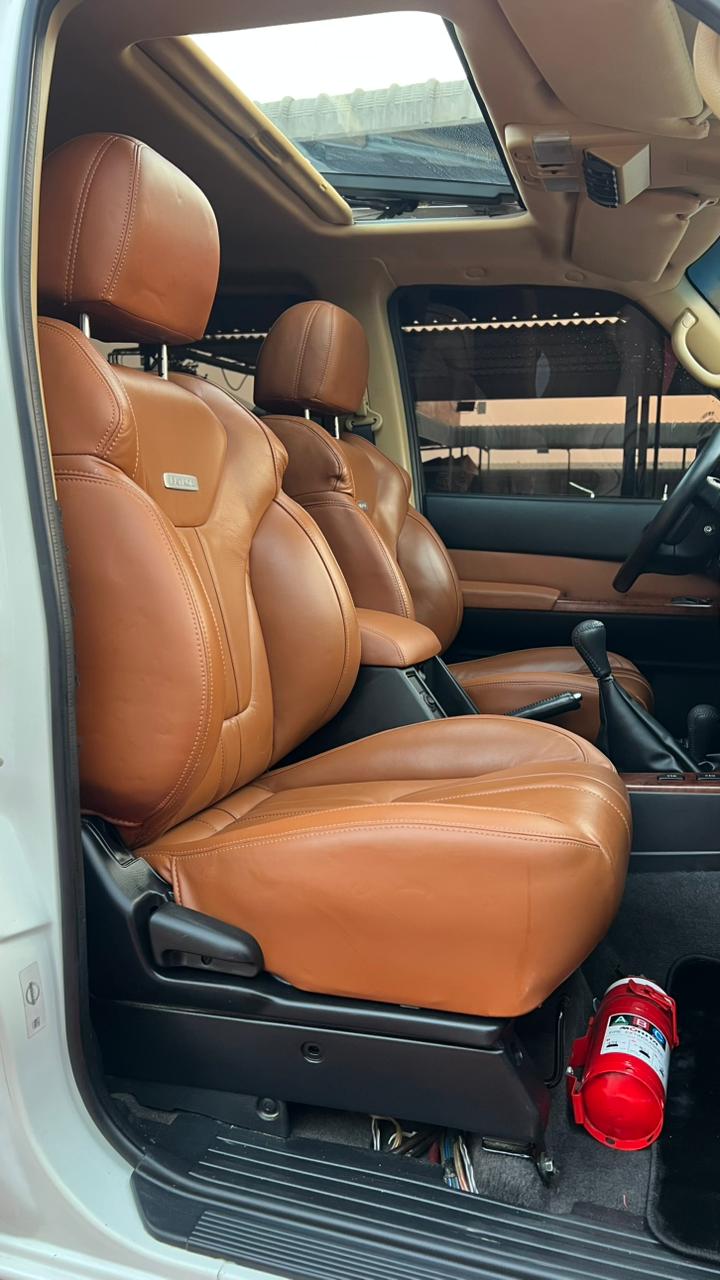 Car Image 2019 NISSAN SAFARI 