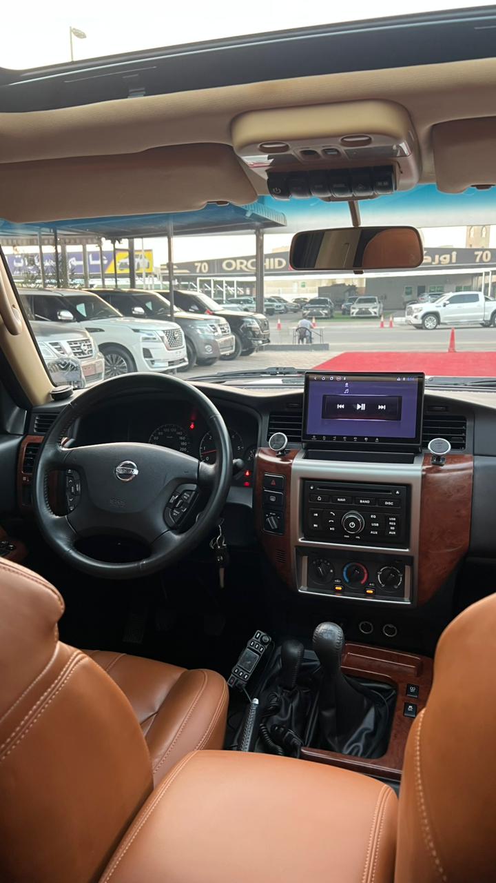 Car Image 2019 NISSAN SAFARI 