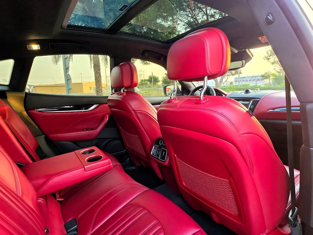 Car Image 2020 MASERATI LEVANTE 