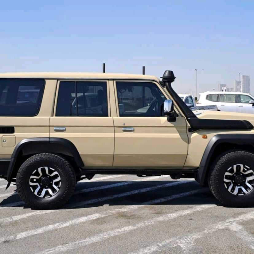 Car Image 2025 TOYOTA LAND CRUISER LX