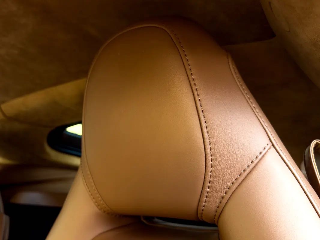 Car Image 2019 ASTON MARTIN VANTAGE S 
