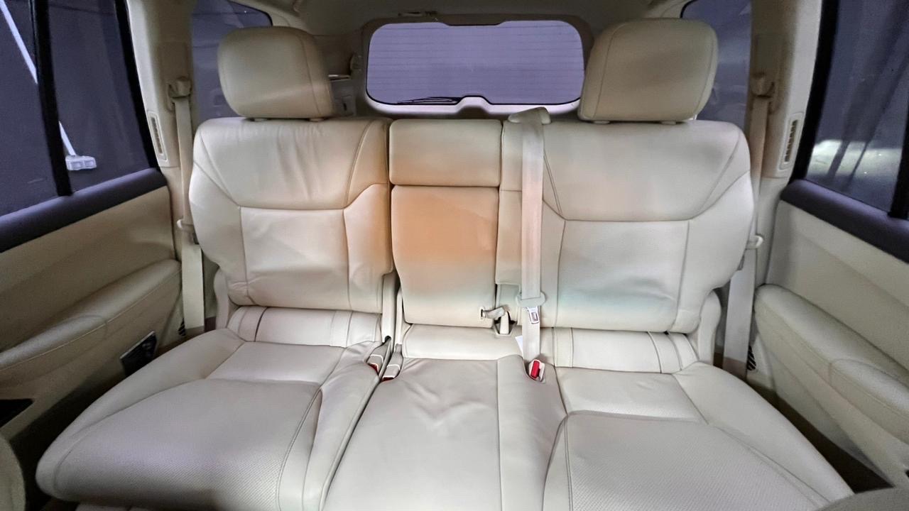 Car Image 2015 LEXUS LX 570