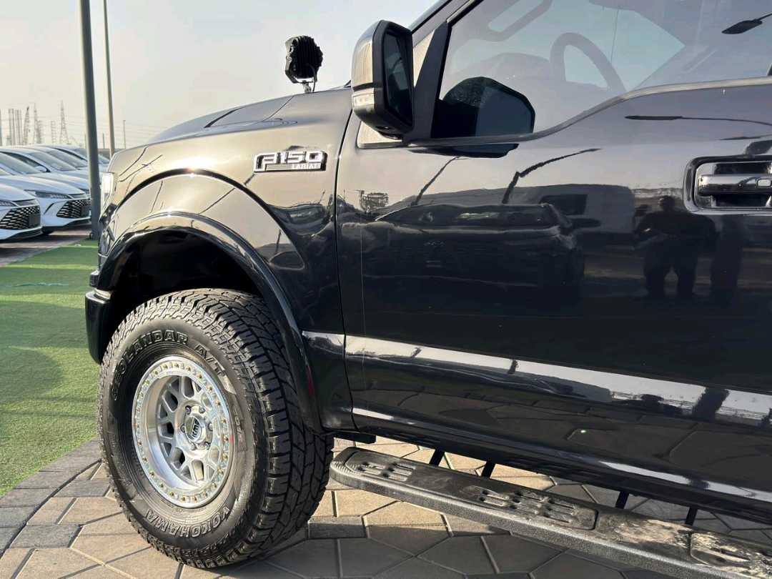Car Image 2019 FORD F-150 XLT